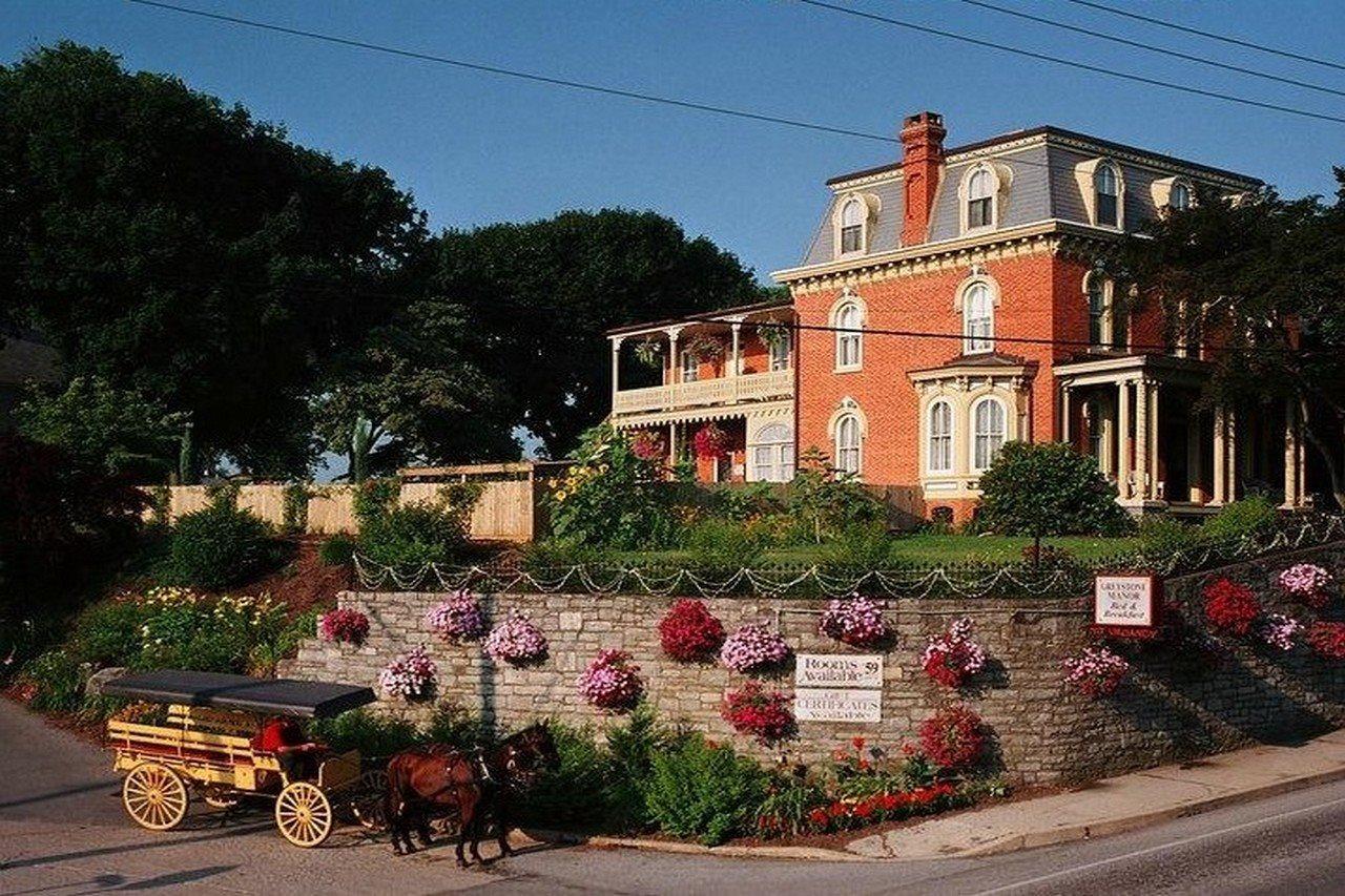 Greystone Manor Bed & Breakfast Bird-in-Hand Exterior photo