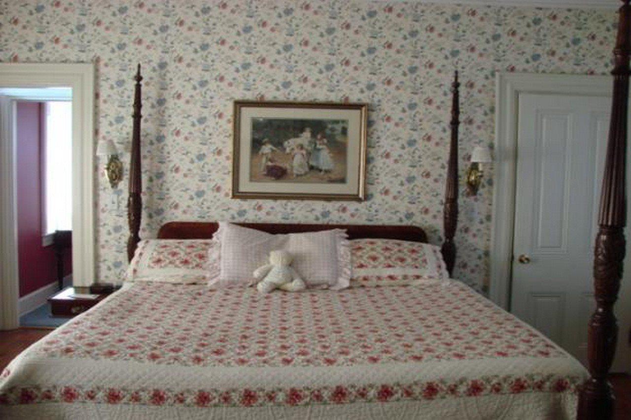 Greystone Manor Bed & Breakfast Bird-in-Hand Exterior photo