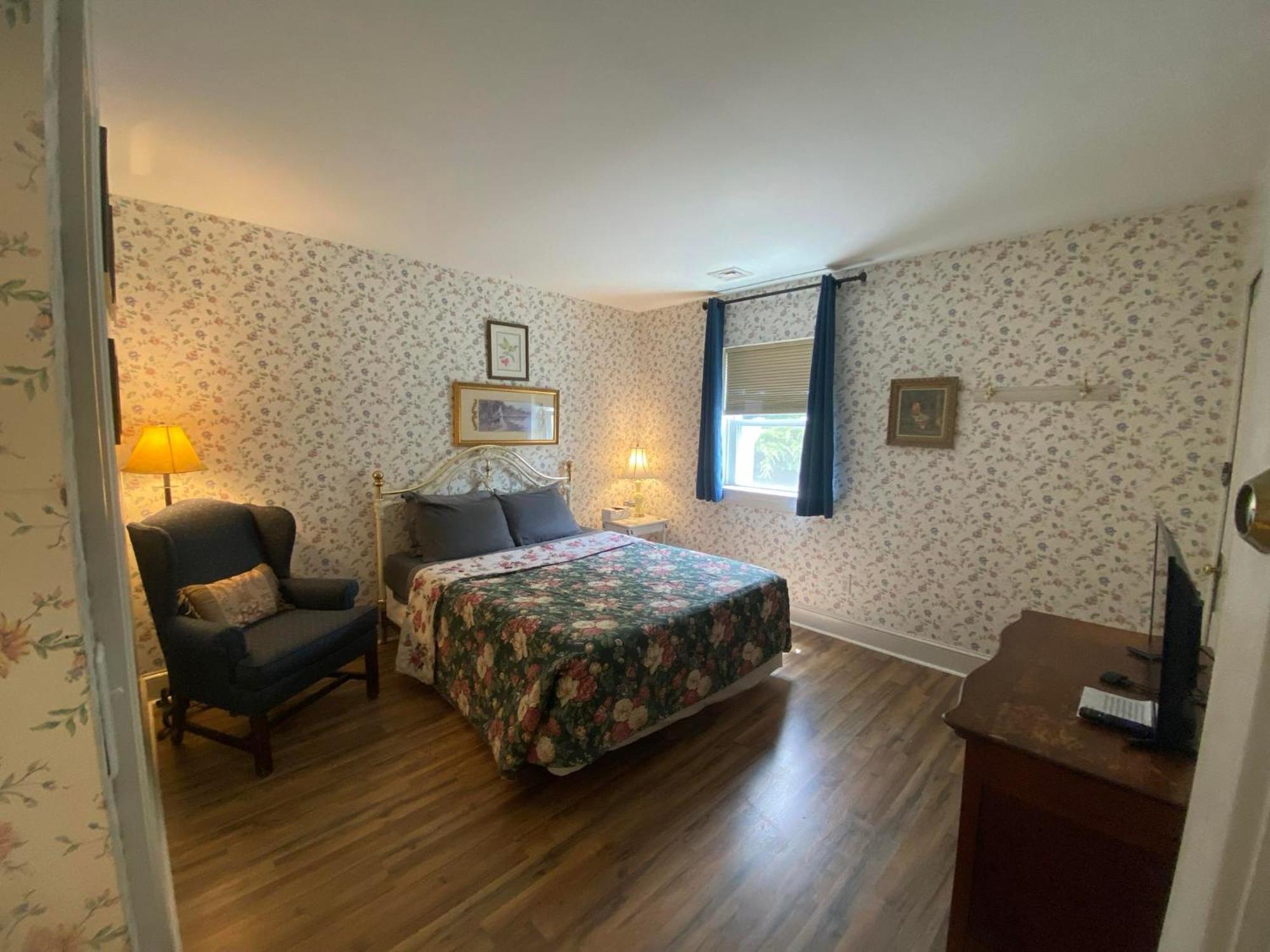 Greystone Manor Bed & Breakfast Bird-in-Hand Exterior photo
