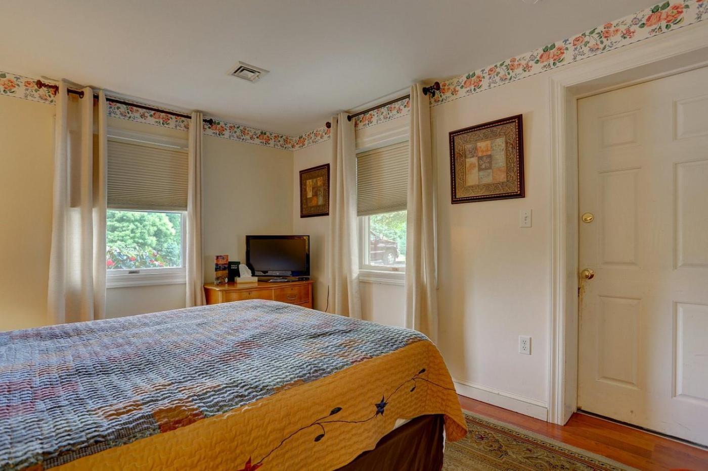 Greystone Manor Bed & Breakfast Bird-in-Hand Exterior photo