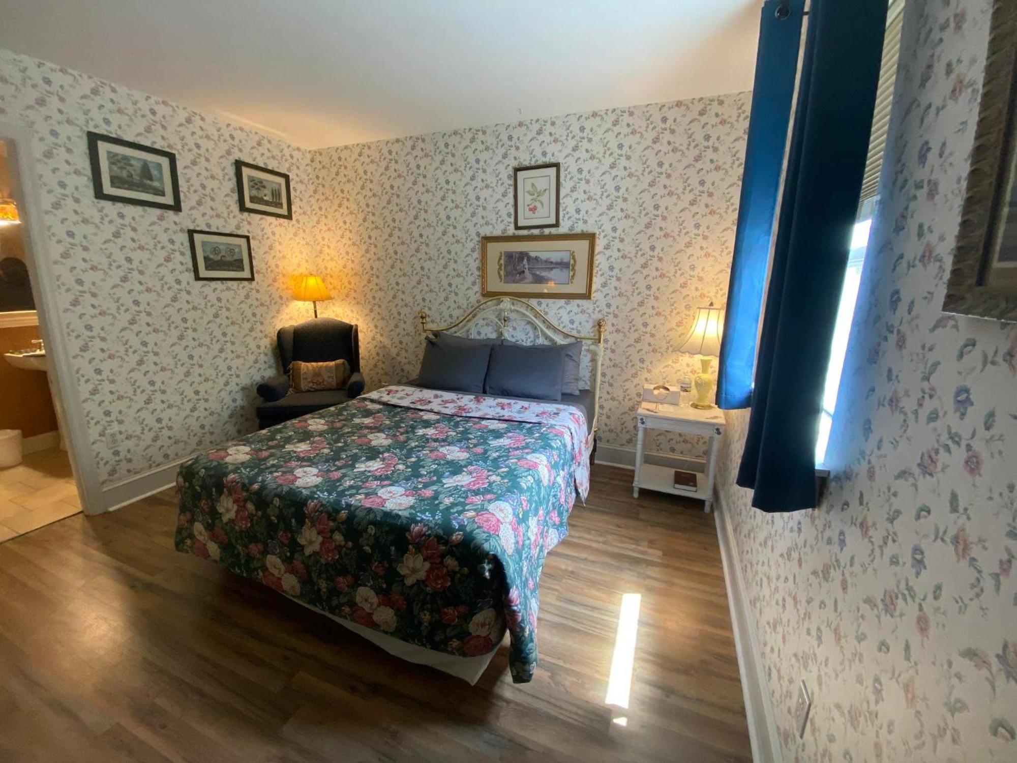Greystone Manor Bed & Breakfast Bird-in-Hand Exterior photo