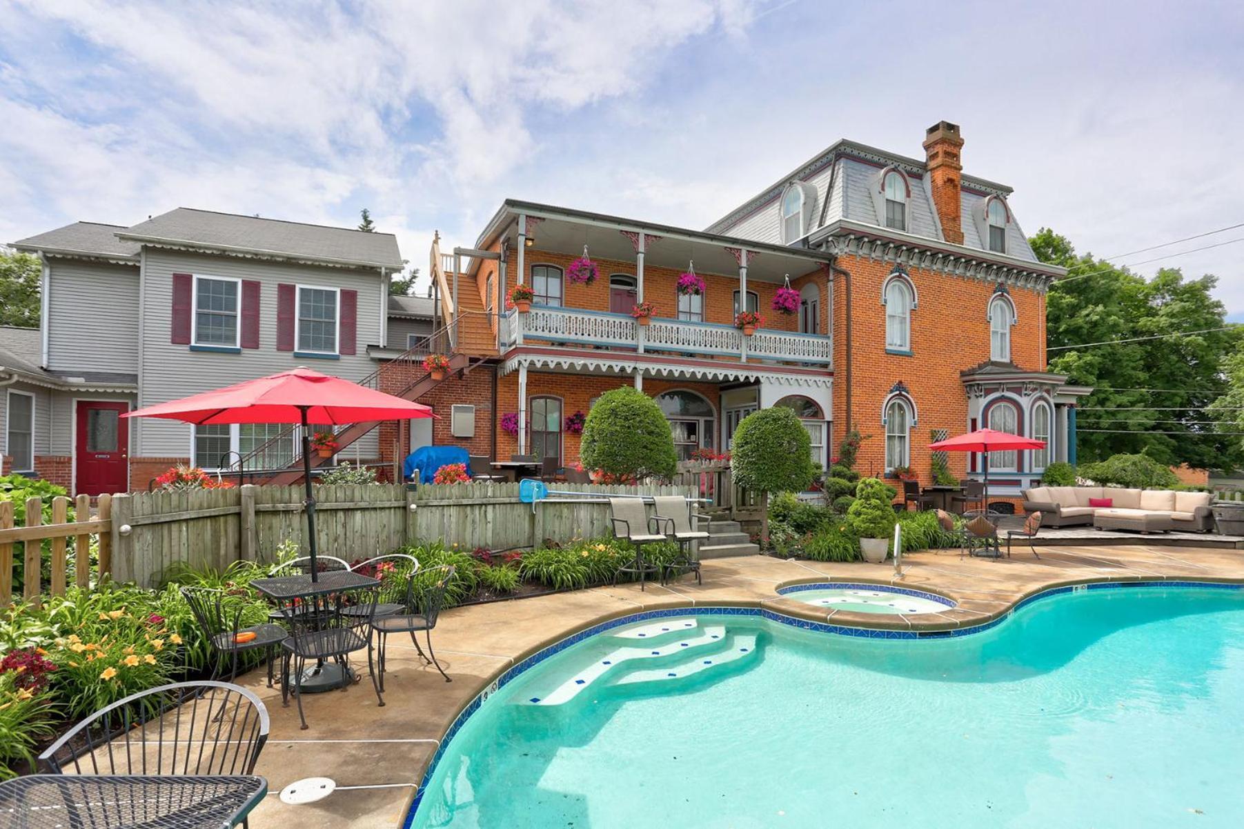 Greystone Manor Bed & Breakfast Bird-in-Hand Exterior photo
