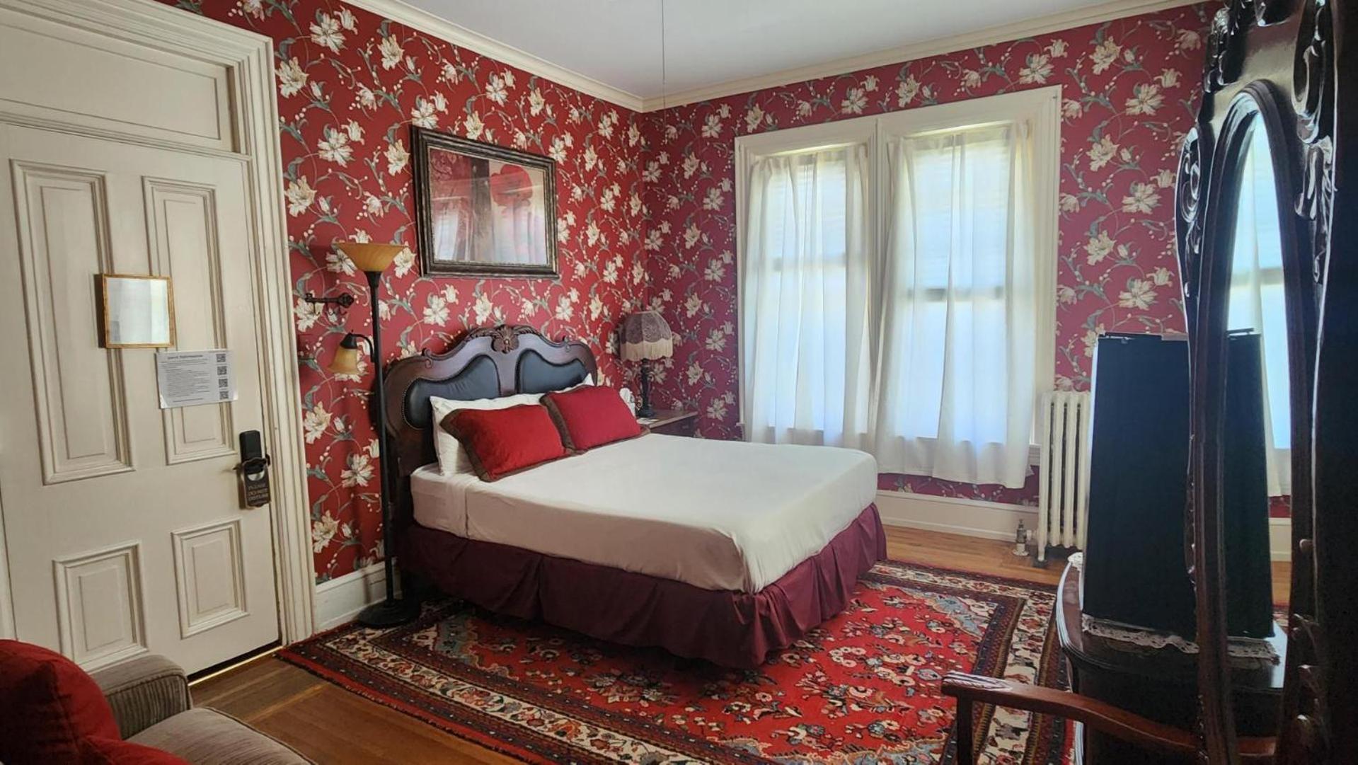 Greystone Manor Bed & Breakfast Bird-in-Hand Exterior photo