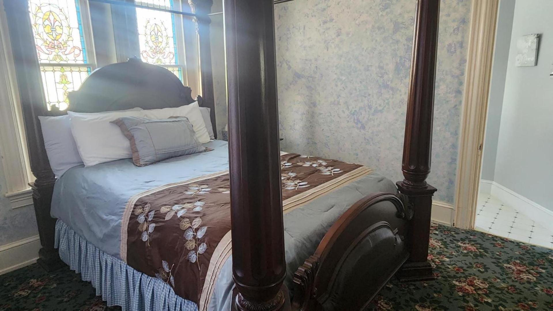 Greystone Manor Bed & Breakfast Bird-in-Hand Exterior photo