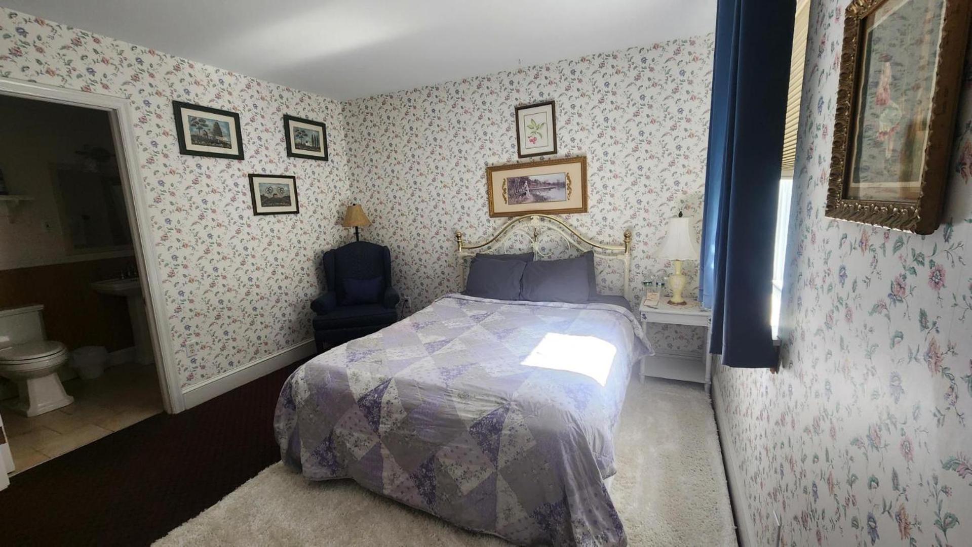 Greystone Manor Bed & Breakfast Bird-in-Hand Exterior photo