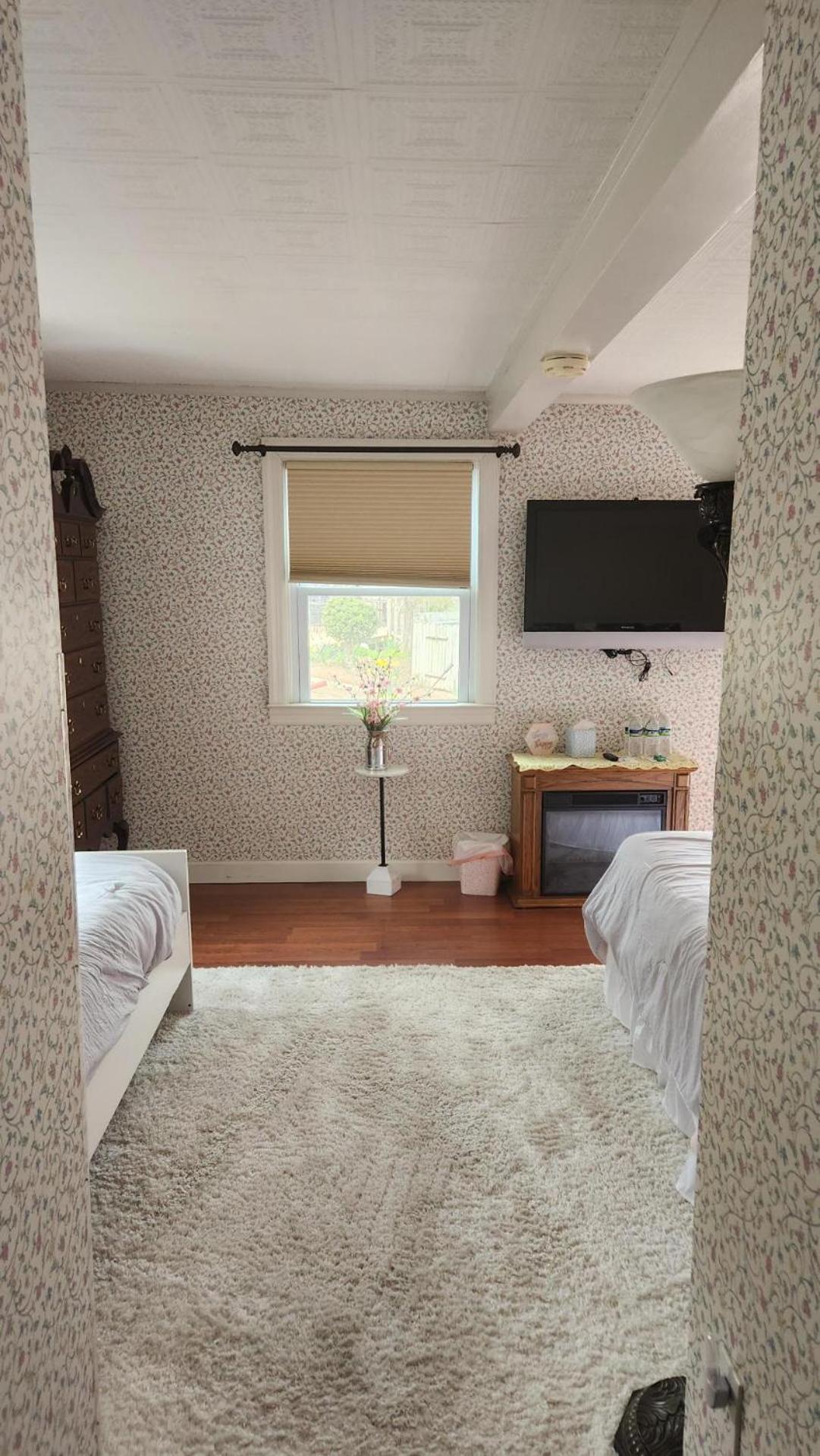 Greystone Manor Bed & Breakfast Bird-in-Hand Exterior photo