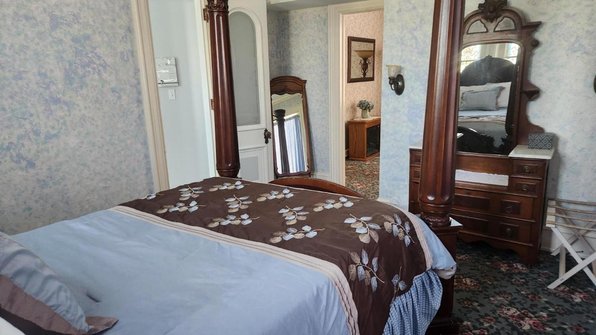 Greystone Manor Bed & Breakfast Bird-in-Hand Exterior photo