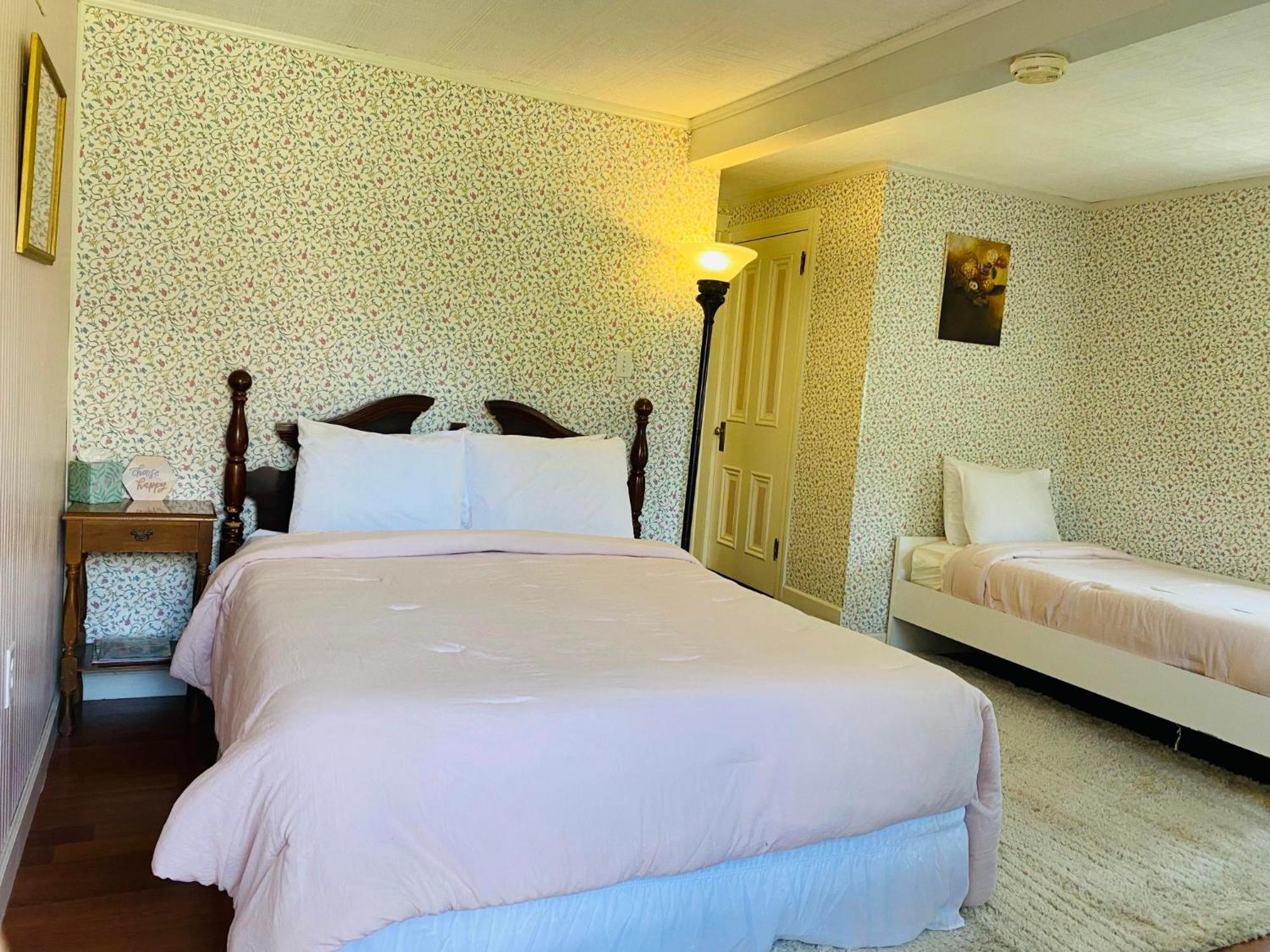 Greystone Manor Bed & Breakfast Bird-in-Hand Exterior photo