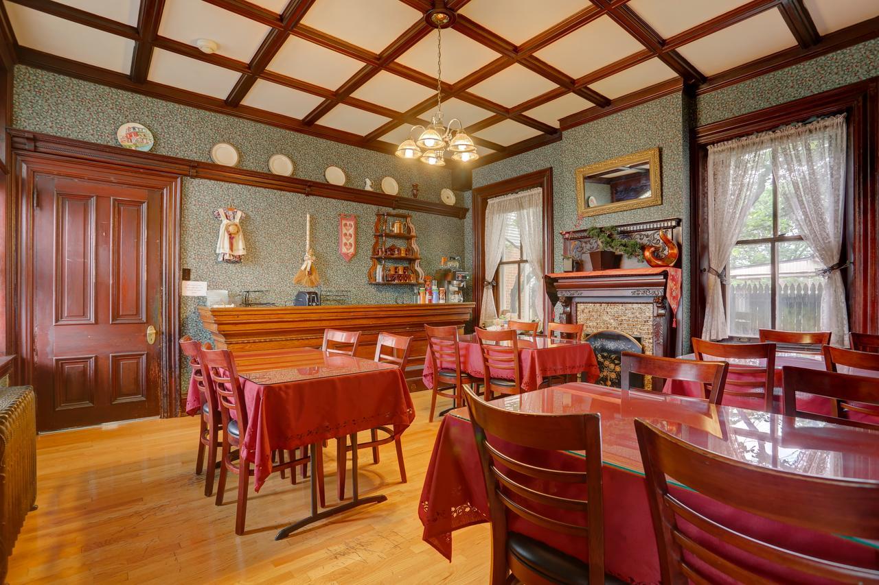 Greystone Manor Bed & Breakfast Bird-in-Hand Exterior photo